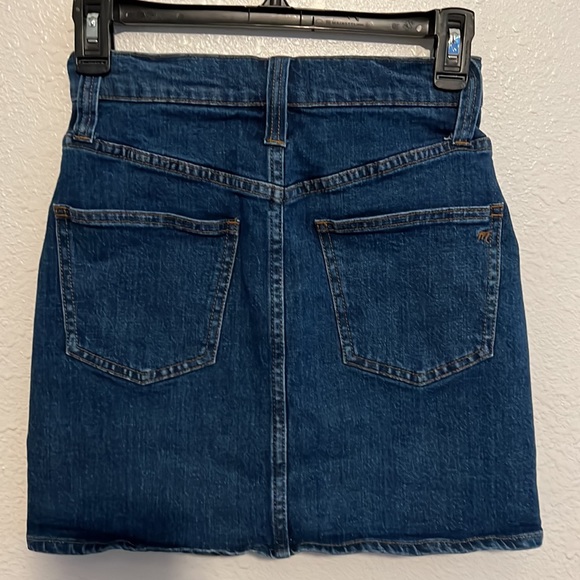 Madewell women’s denim skirt . - Picture 2 of 11